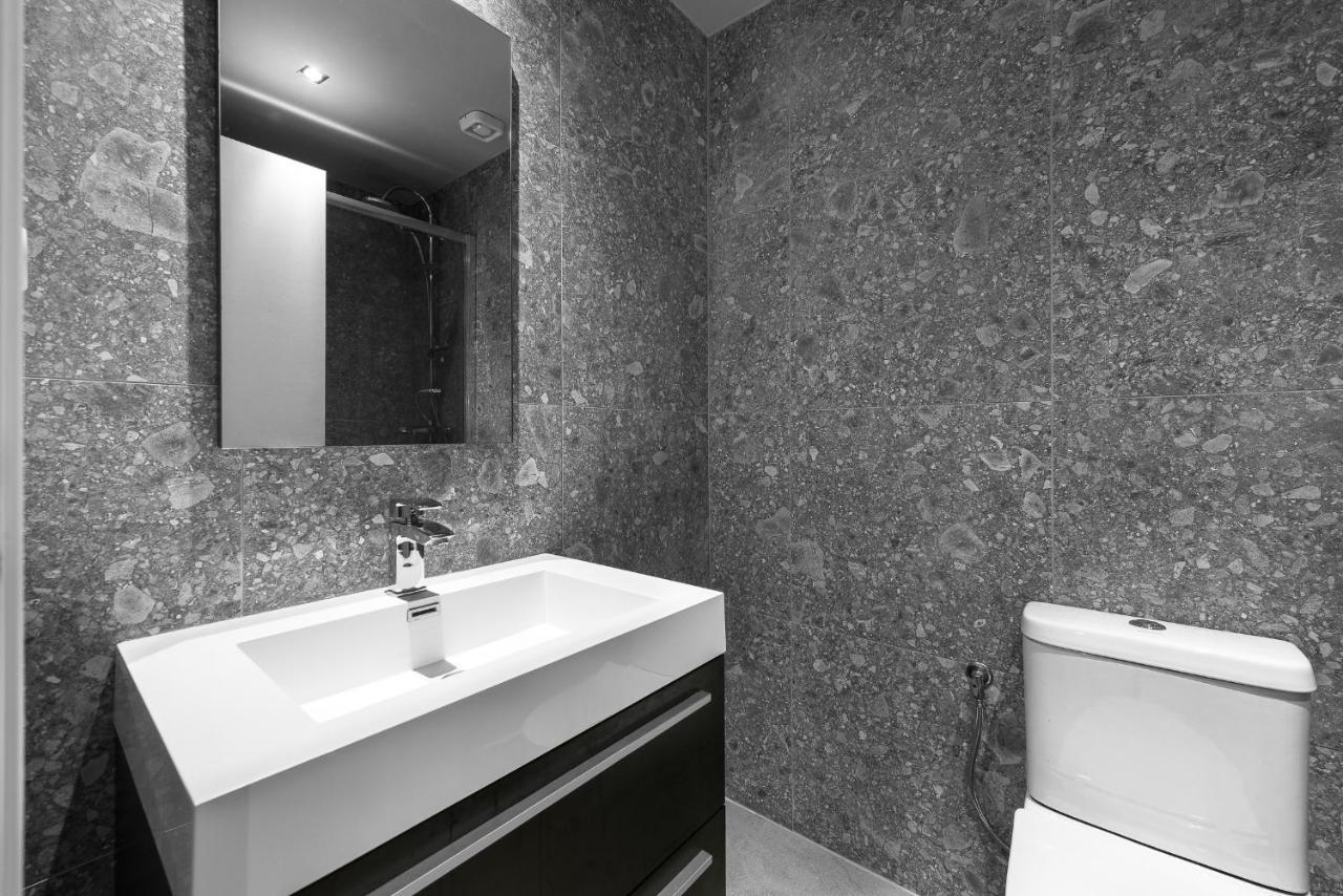 Upper Floor, The Luxury Suites سالونيك المظهر الخارجي الصورة