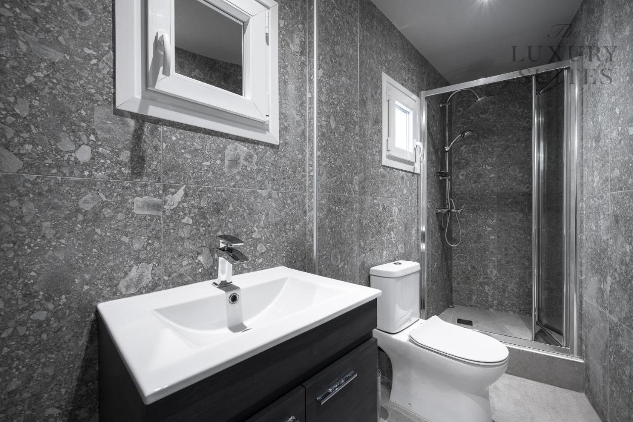 Upper Floor, The Luxury Suites سالونيك المظهر الخارجي الصورة